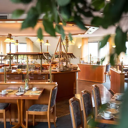 Ostfriesen Hof Hotel 4*