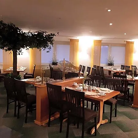호텔 Ostfriesen Hof 4*