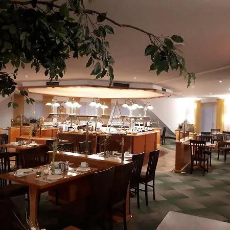 Ostfriesen Hof 4* Λέερ