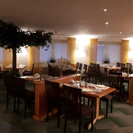 Ostfriesen Hof 4* Λέερ